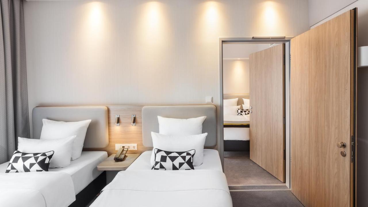 Holiday Inn Express - Munich North By Ihg מראה חיצוני תמונה