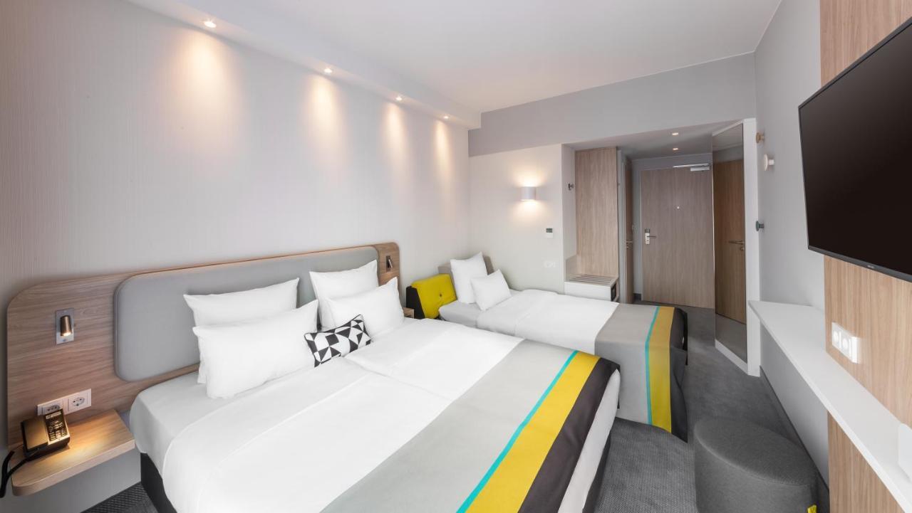 Holiday Inn Express - Munich North By Ihg מראה חיצוני תמונה