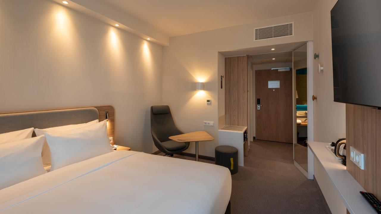 Holiday Inn Express - Munich North By Ihg מראה חיצוני תמונה