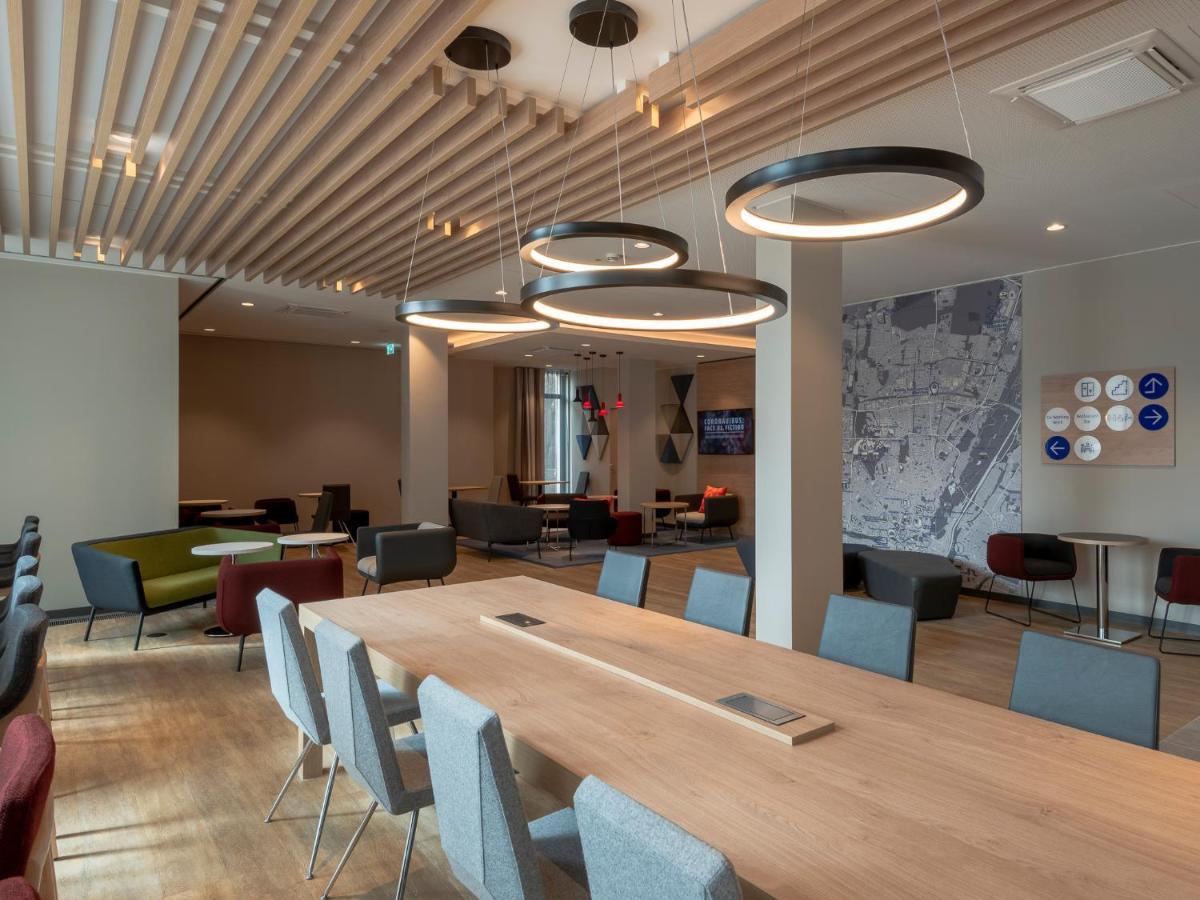 Holiday Inn Express - Munich North By Ihg מראה חיצוני תמונה