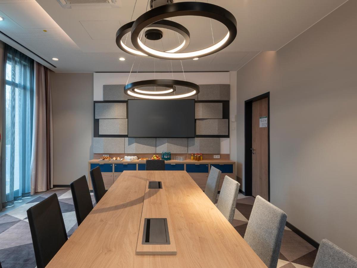 Holiday Inn Express - Munich North By Ihg מראה חיצוני תמונה
