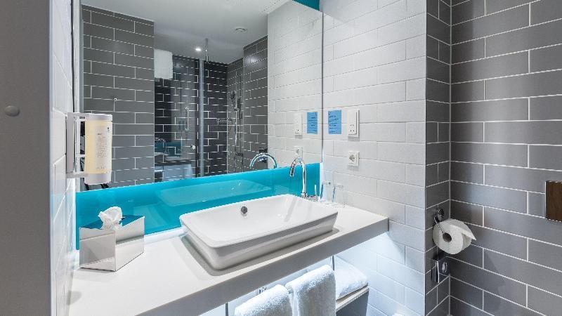 Holiday Inn Express - Munich North By Ihg מראה חיצוני תמונה