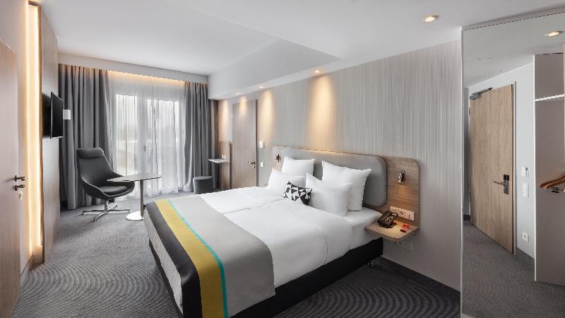 Holiday Inn Express - Munich North By Ihg מראה חיצוני תמונה